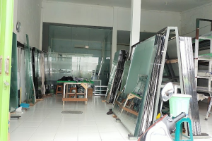 Harga Kaca Permeter Bergaransi dan Harga Terjangkau untuk Proyek Konstruksi Anda